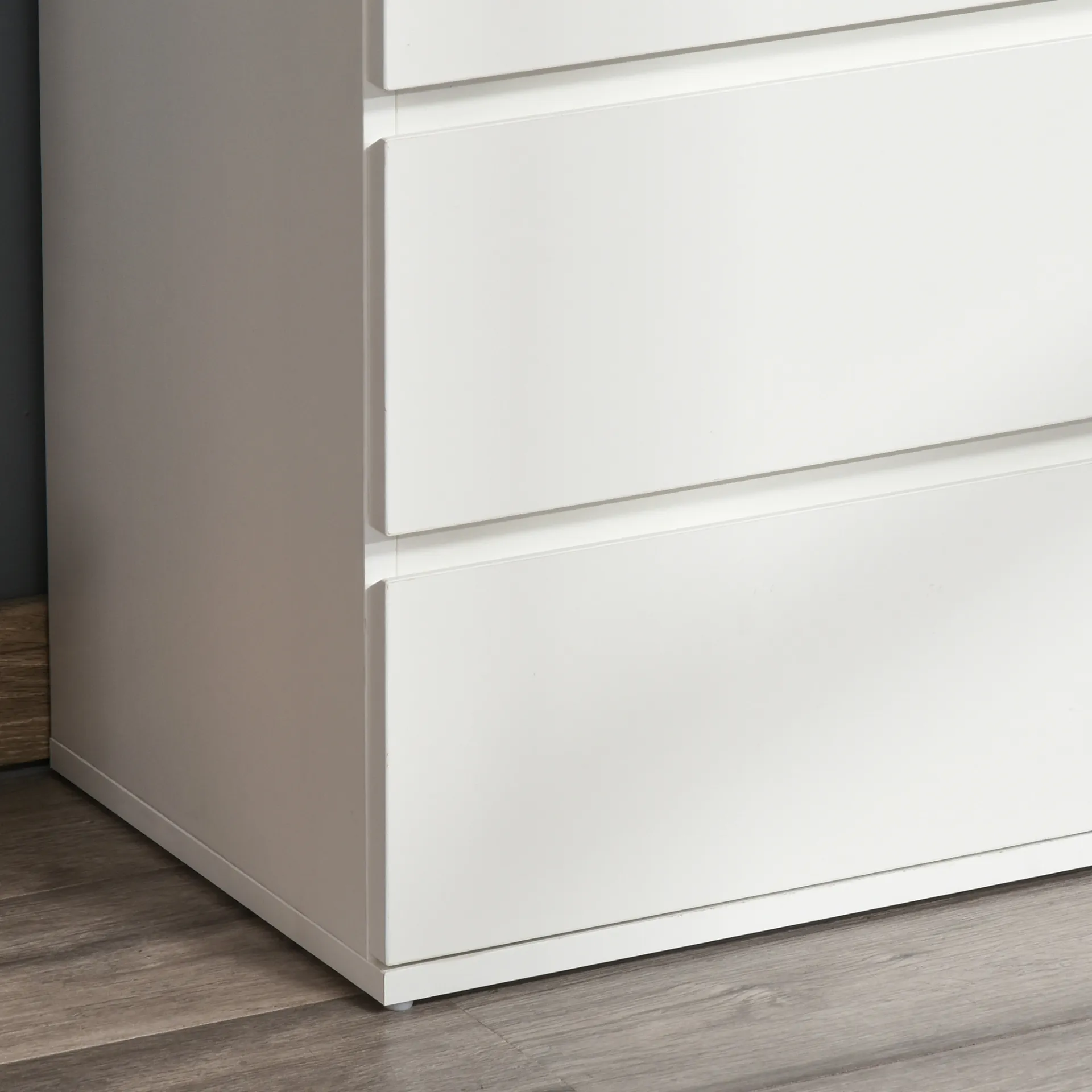 HOMCOM White 4-Drawer Chest of Drawers – Stylish & Functional Storage Solution for Bedroom & Living Room