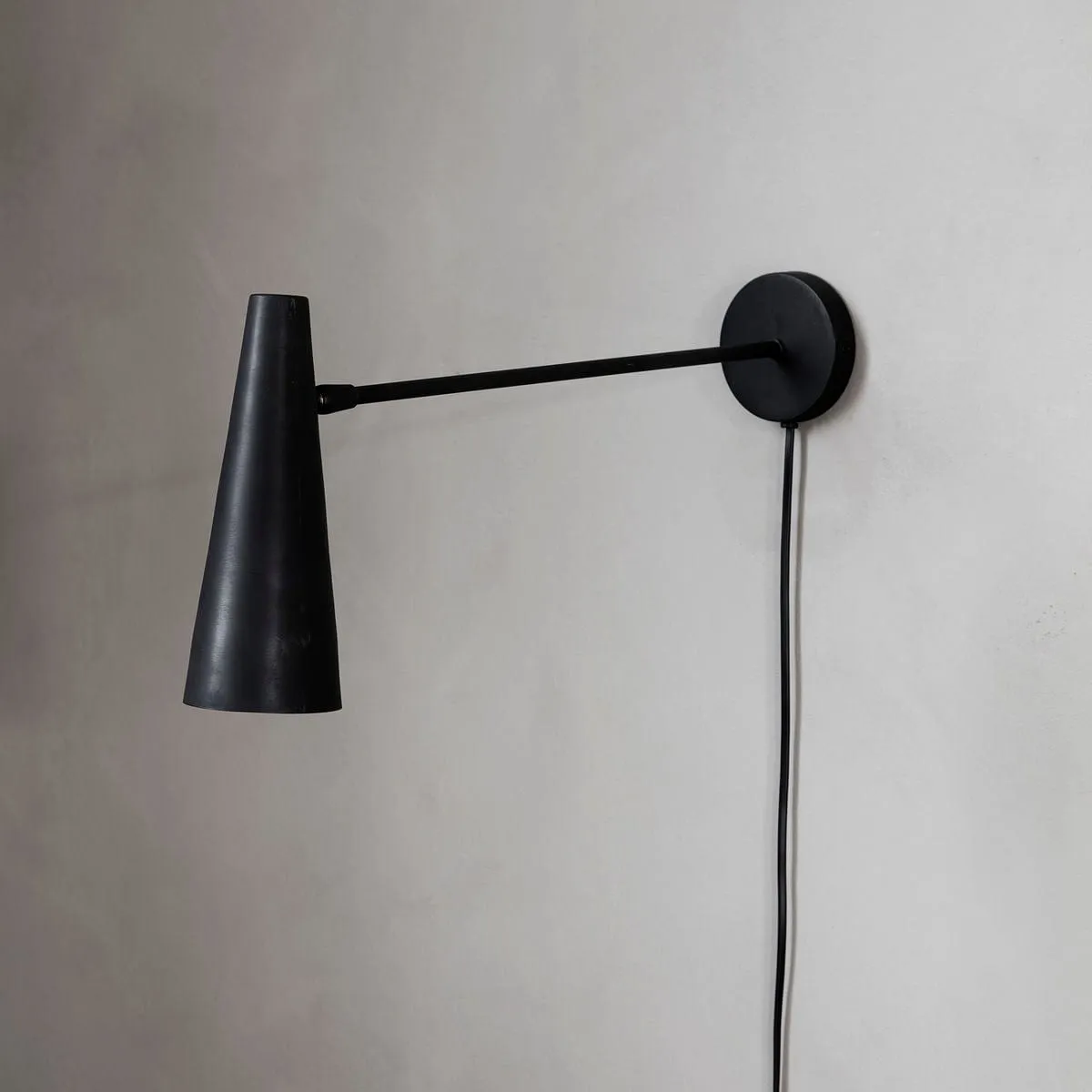 Precise Wall Lamp | Matte Black